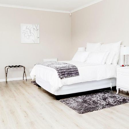 Settle Inn Self Catering Accommodation コルチェスター エクステリア 写真