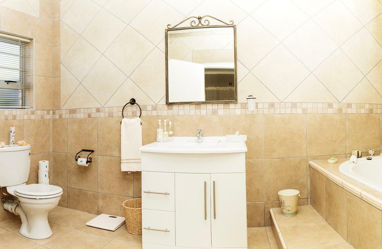 Settle Inn Self Catering Accommodation コルチェスター エクステリア 写真