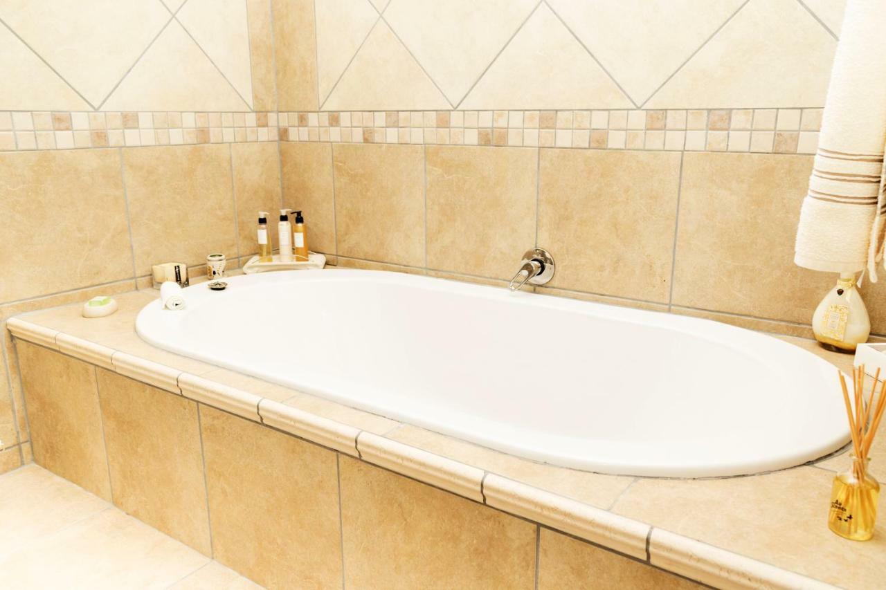Settle Inn Self Catering Accommodation コルチェスター エクステリア 写真