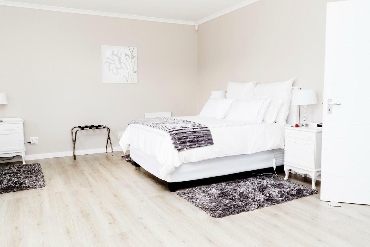 Settle Inn Self Catering Accommodation コルチェスター エクステリア 写真